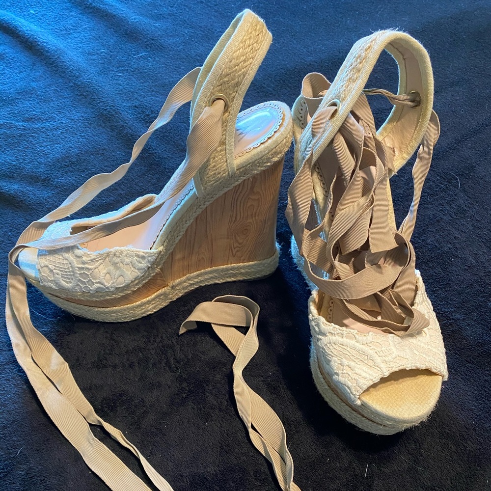 Cream/white Wedges with straps